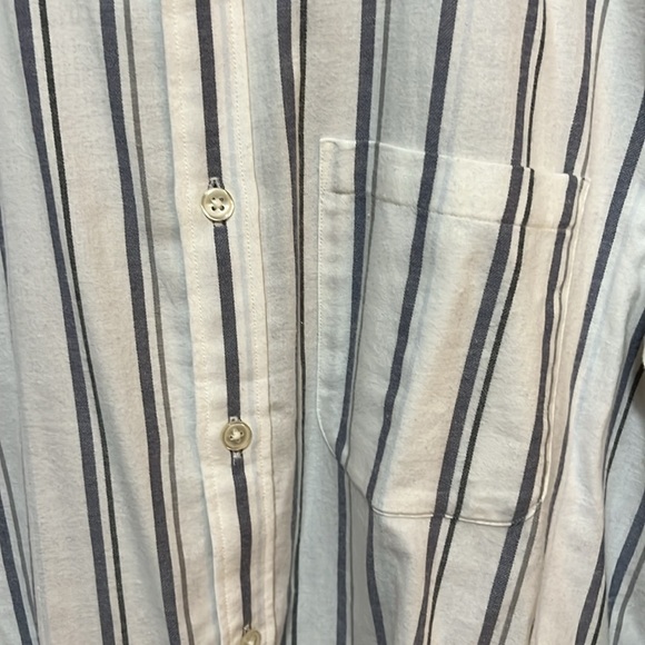Club Monaco White and Gray Striped Cotton Shirt M NWOT - Picture 4 of 6